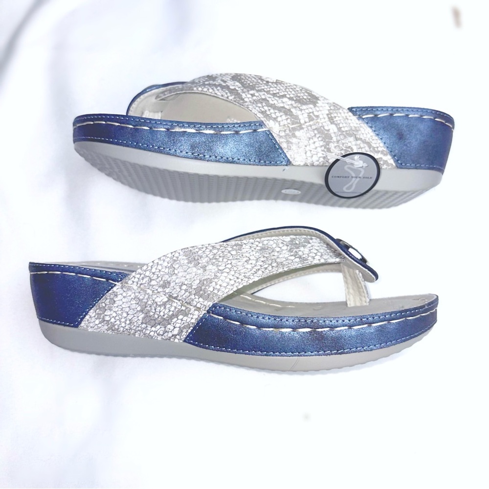 NWT Elegant Blue and Silver Sandals with Embellishment - Picture 3 of 5